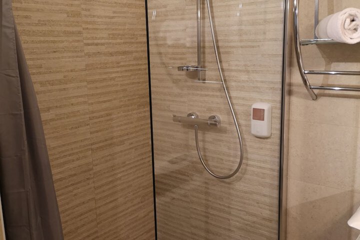 Room 41 of 69