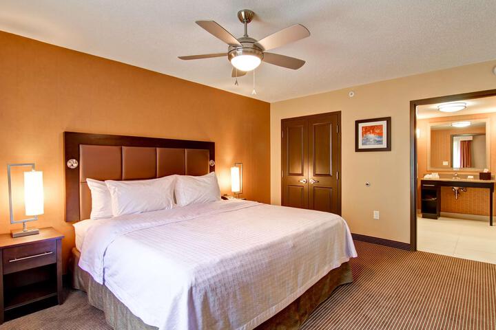 1 King Bed Studio Suite (19 of 22)