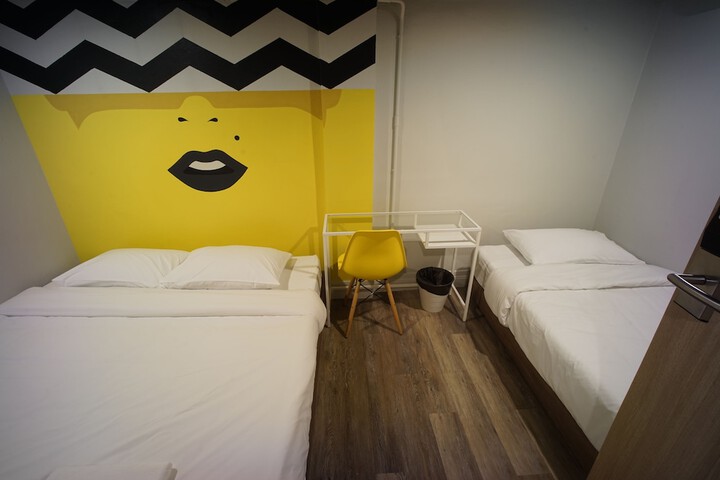 Room 6 of 47