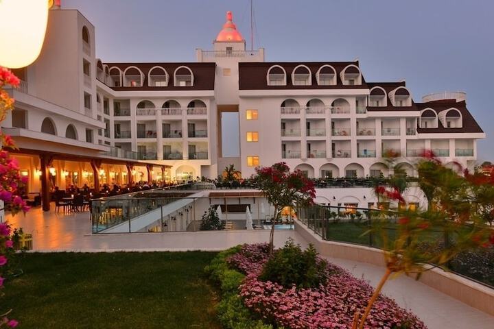 Hotel 72 of 73
