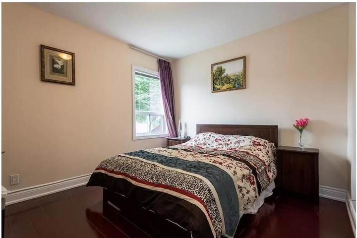 Room 4 of 6