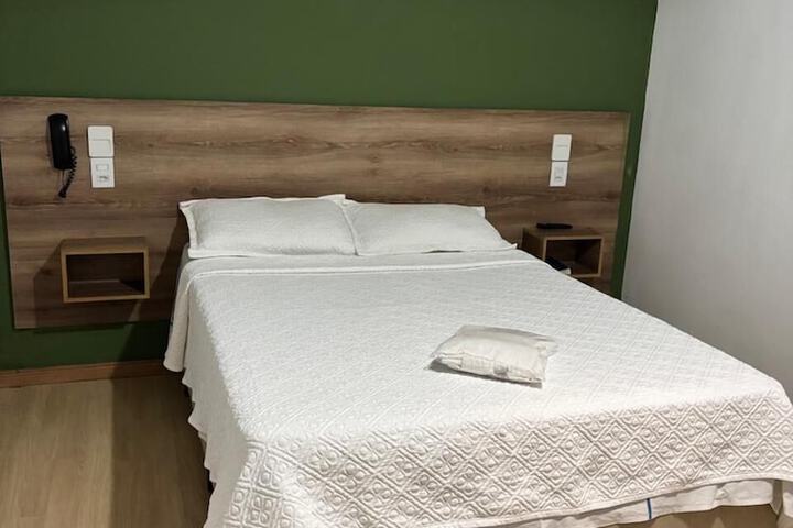 Room 4 of 35