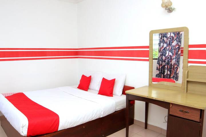 Photo of Super OYO 1173 Mandyrin Hotel