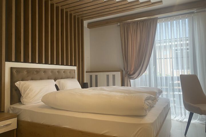 Room 3 of 7