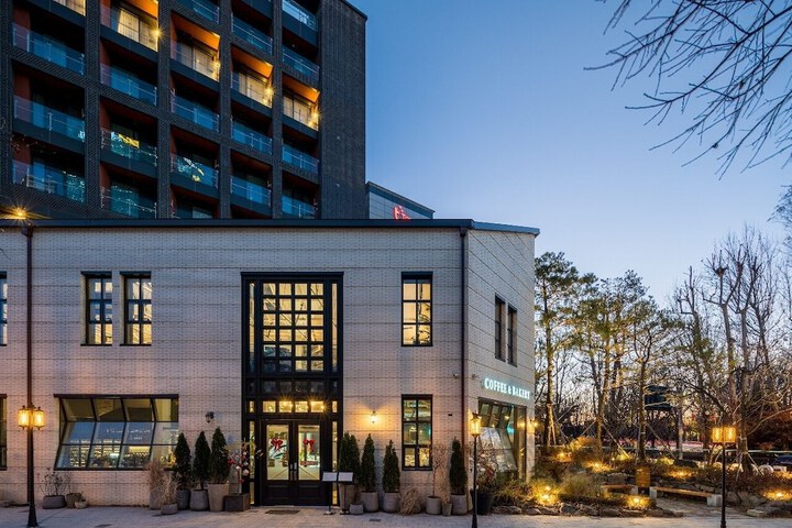 Hotel 33 of 35