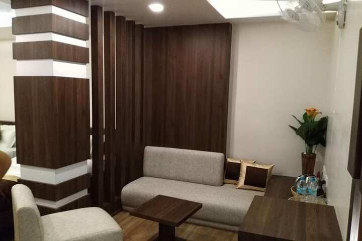 Room 26 of 38
