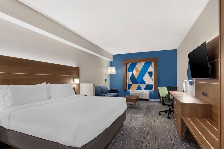 Room 4 of 44