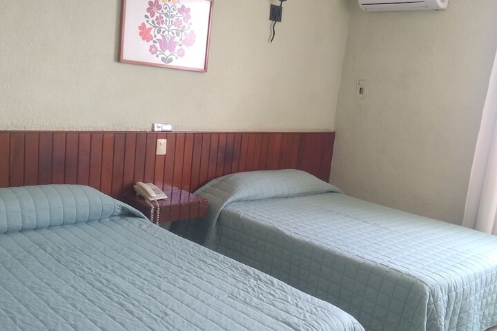 Room 4 of 14