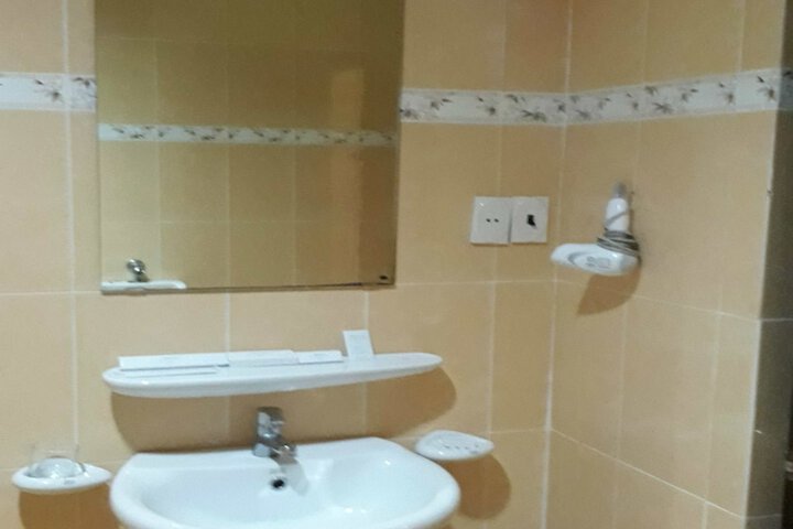 Room 8 of 17
