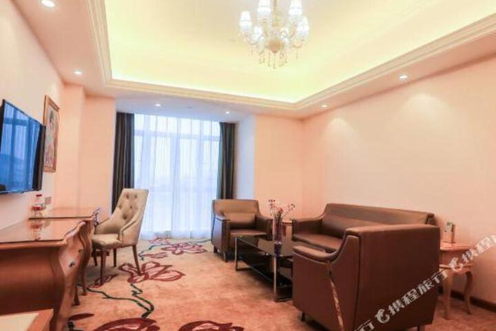 Vienna Hotel (Guangxi Hezhou Fuchuan Hotel)