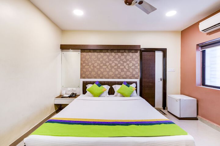 Room 28 of 50