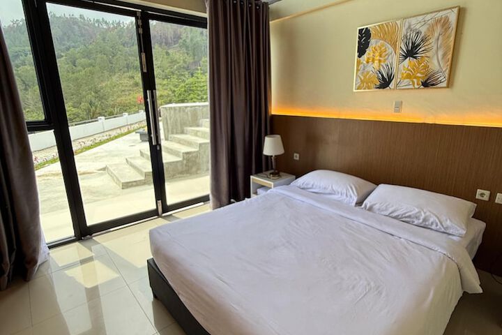 Room 28 of 61