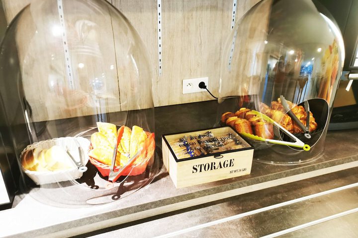 Breakfast/Coffee Service 25 of 36