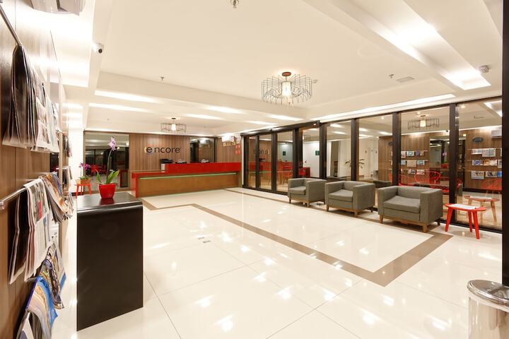 Ballroom/Hall 36 of 43
