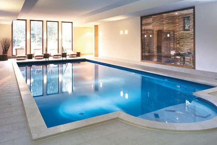 Hotel with Pool