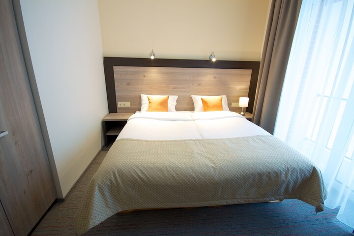 Room 4 of 50