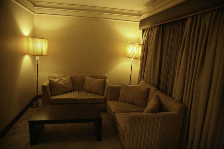 Room 25 of 63