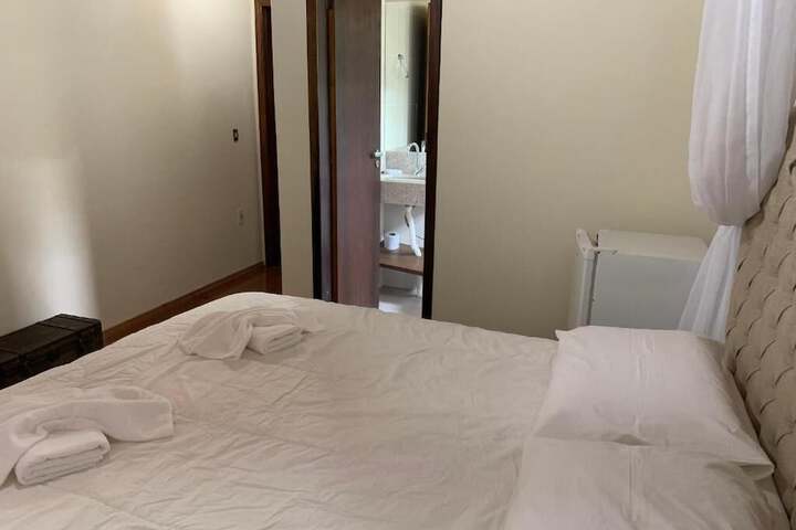 Room 3 of 49