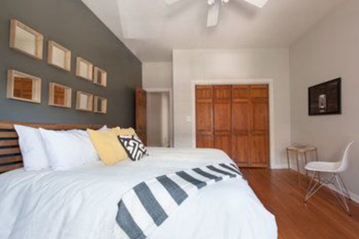Room 8 of 22