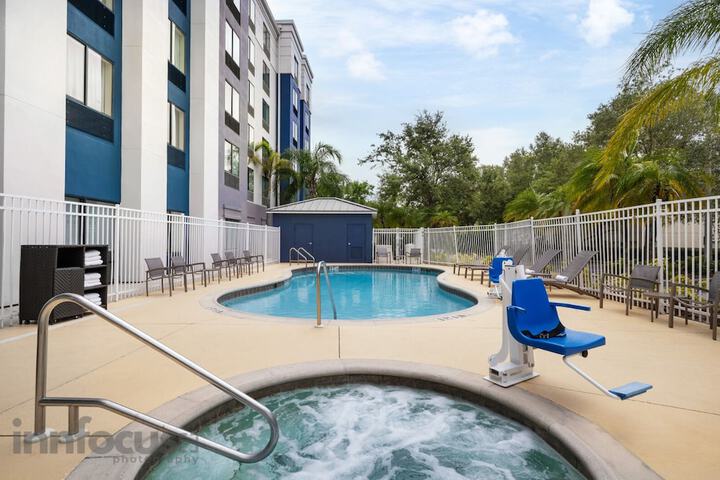 Hotel with Pool