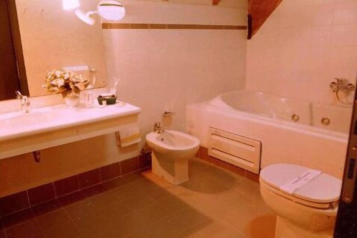 Bathroom Interior Photo
