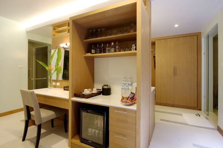 Room 8 of 118