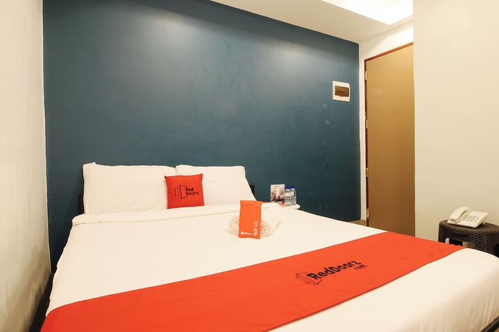 Reddoorz Plus at San Marcelino Malate