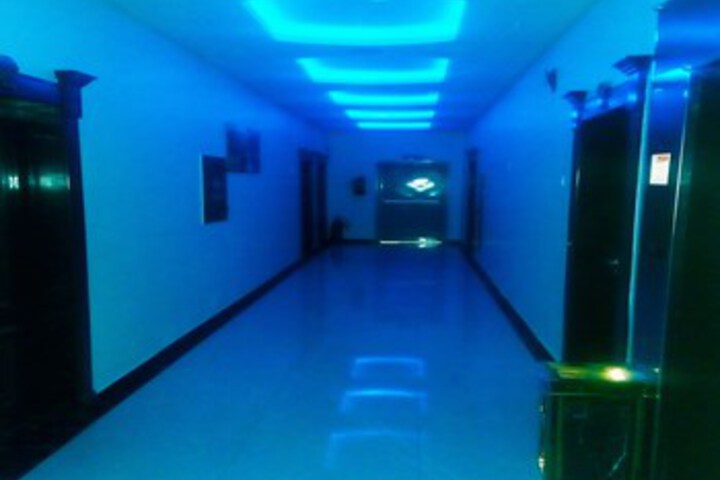 Ballroom/Hall 8 of 8