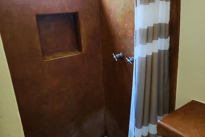 Room 25 of 32