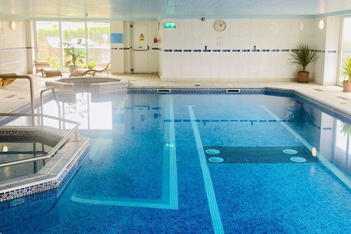 Pool 22 of 40