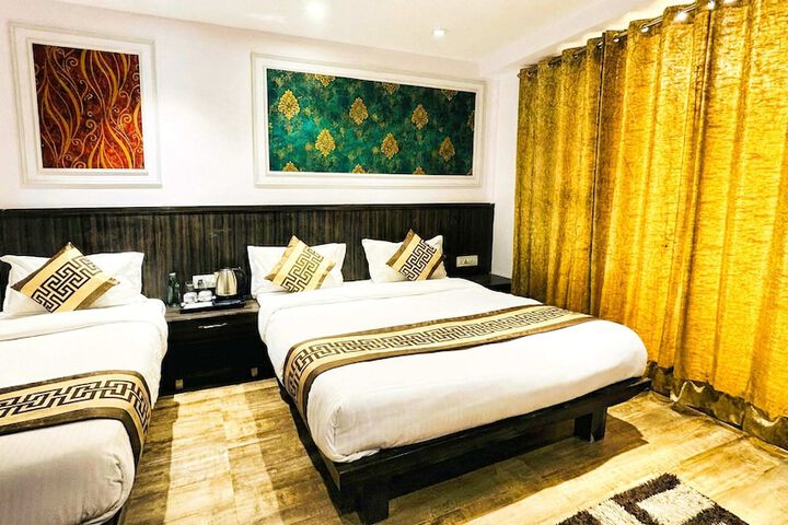 Room 6 of 27