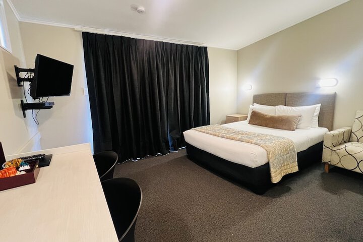 Room 2 of 26