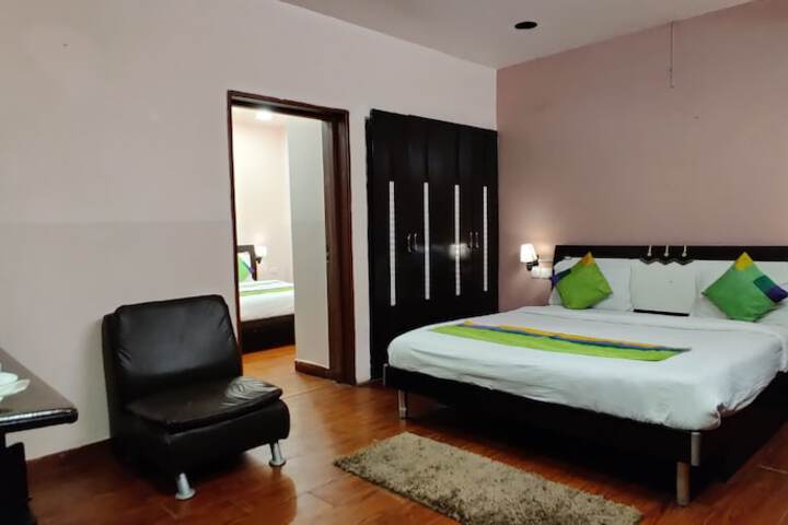 Room 8 of 36