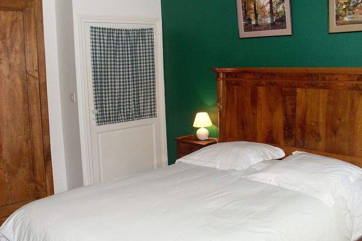 Room 10 of 50