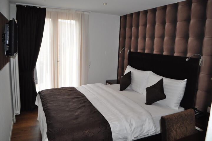 Room 17 of 25
