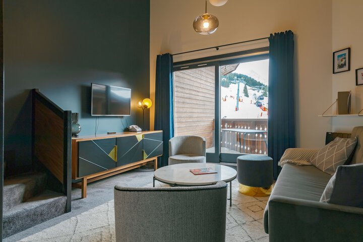 Lounge 91 of 100