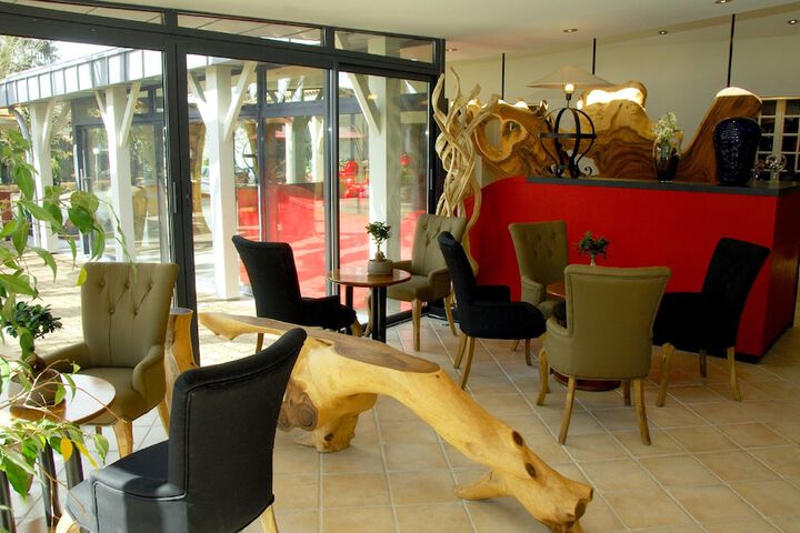 Hotel Interior 4 of 47