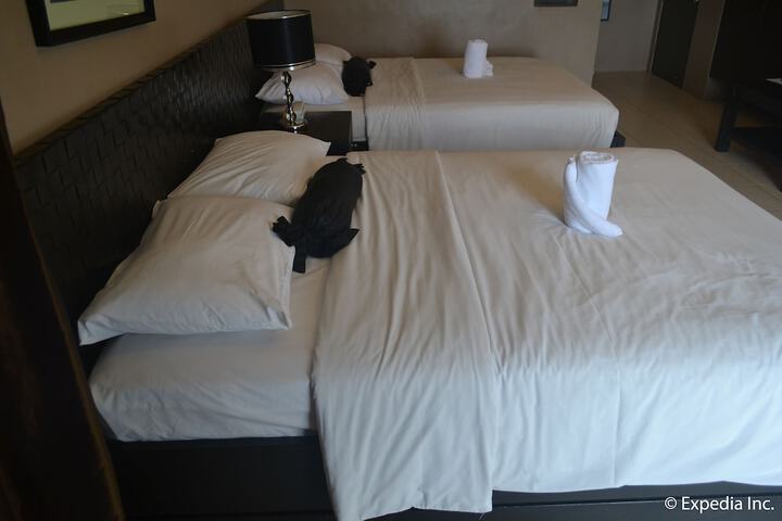 Room 6 of 81