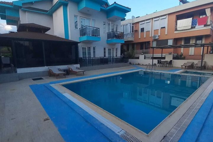 Pool 12 of 22