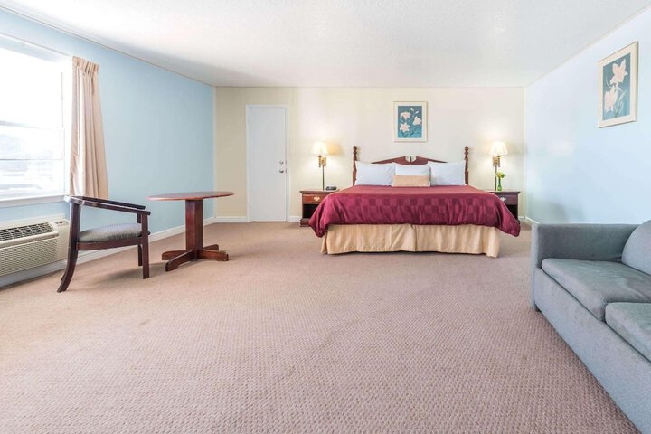 Room 14 of 35