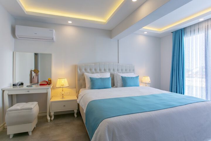 Room 6 of 43