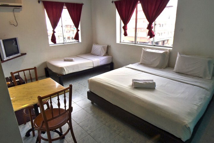Room 4 of 15