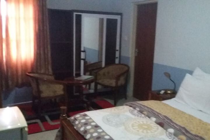 Room 5 of 43