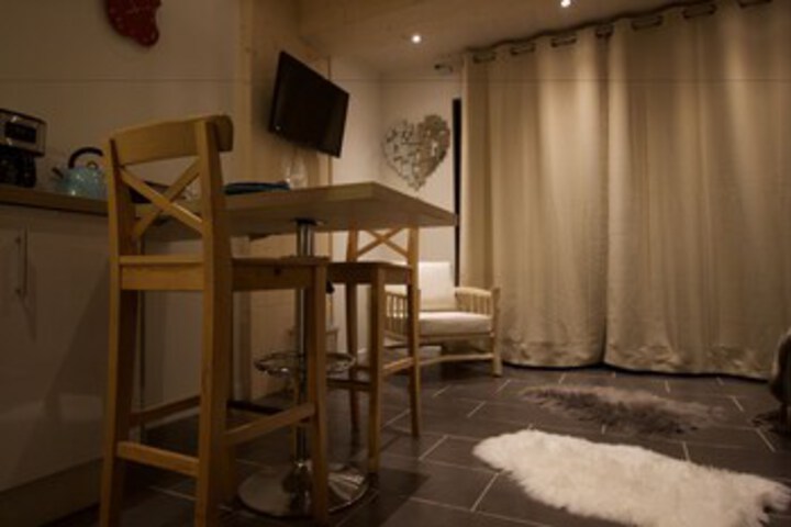 Room 34 of 63