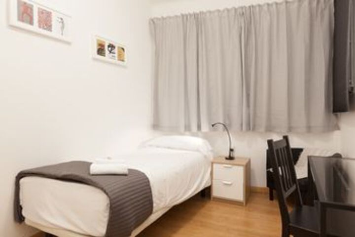 Room 11 of 40