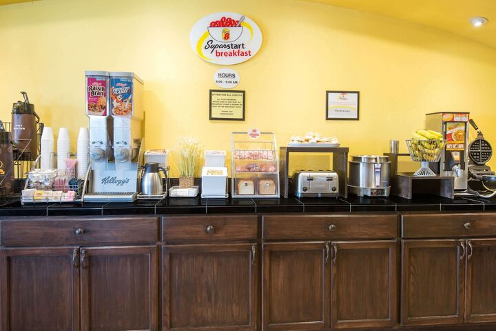 Breakfast/Coffee Service 33 of 35