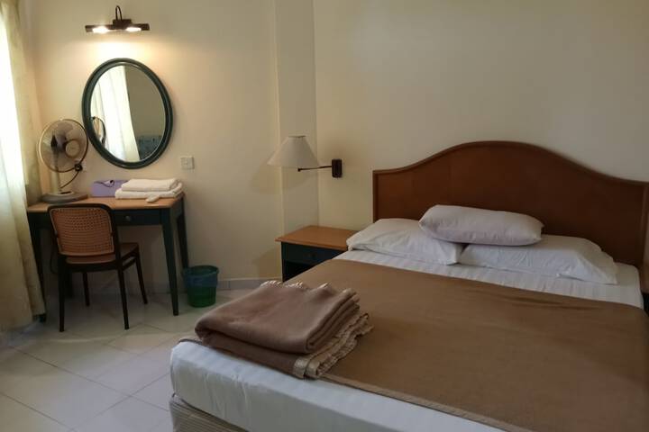 Room 21 of 86