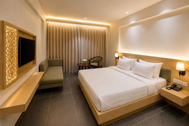 Room 8 of 13