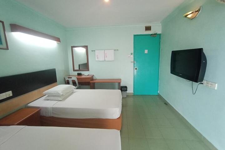 Room 2 of 47