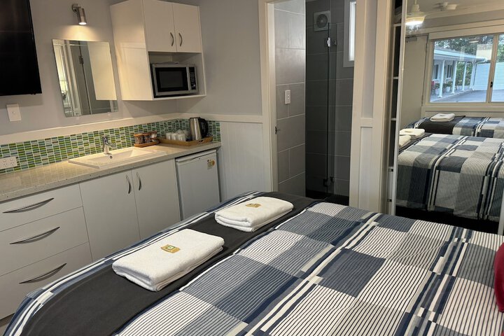 Room 32 of 47